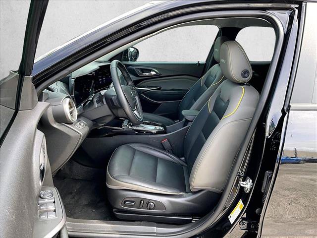 Used 2025 Chevrolet Trax ACTIV FWD image 28