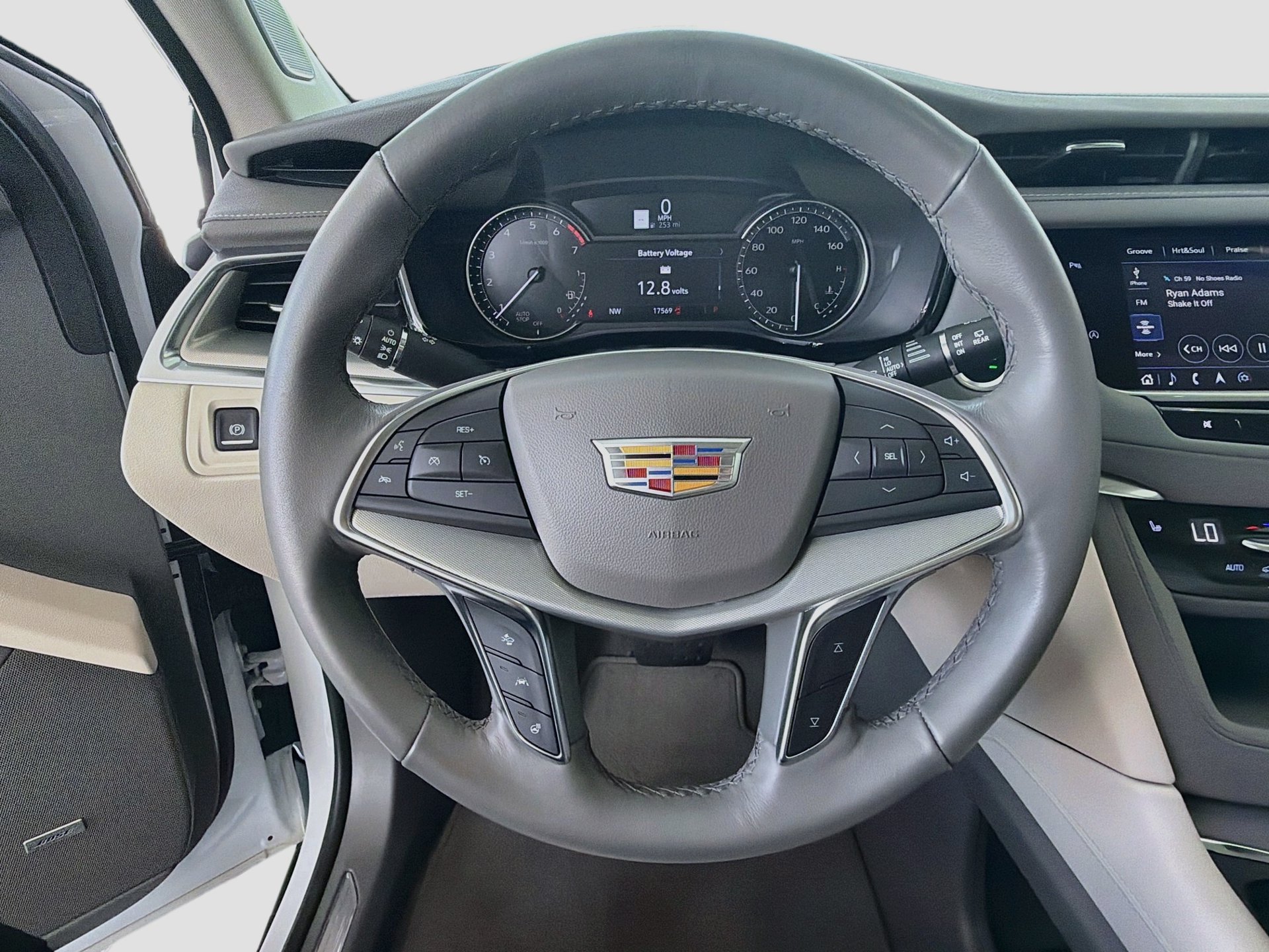 Certified 2023 Cadillac XT5 Premium Luxury FWD image 38