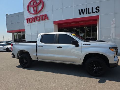 Used 2022 Chevrolet Silverado 1500 Custom Trail Boss AWD/4WD image 1