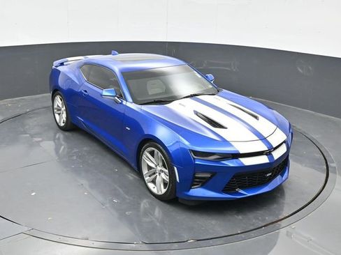 Used 2018 Chevrolet Camaro SS RWD image 1