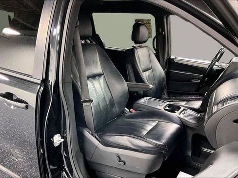 Used 2019 Dodge Grand Caravan GT image 28