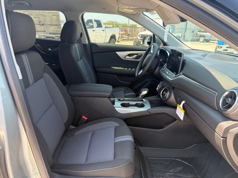 New 2026 Chevrolet Blazer LT w/ LPO, Floor Liner Package FWD image 9