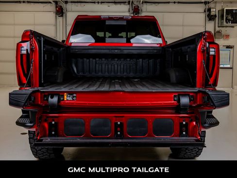 Used 2024 GMC Sierra 2500 Denali w/ Denali Reserve Package AWD/4WD image 9