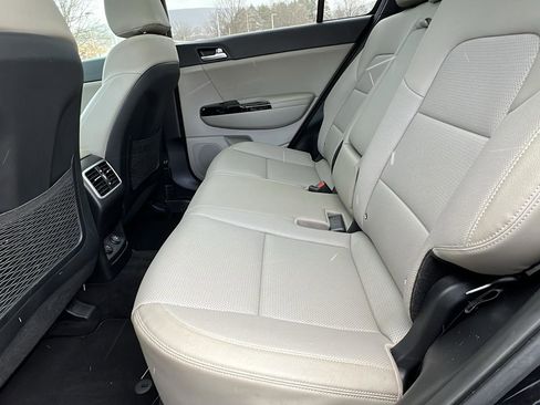 Used 2021 Kia Sportage S w/ S AWD Premium Package image 18