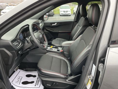 Used 2023 Ford Escape ST-Line w/ Tech Pack #1 image 18