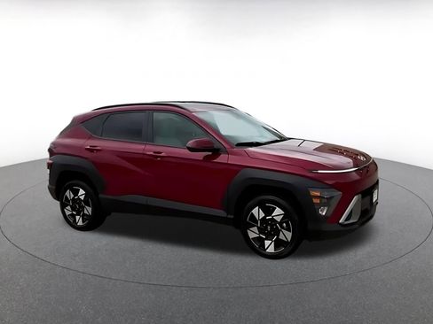 Used 2025 Hyundai Kona SEL image 2