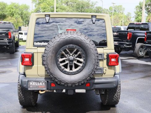 Used 2025 Jeep Wrangler Unlimited Rubicon 392 AWD/4WD image 9