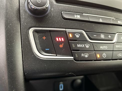 Used 2018 Ford Fusion SE w/ Equipment Group 201A FWD image 22