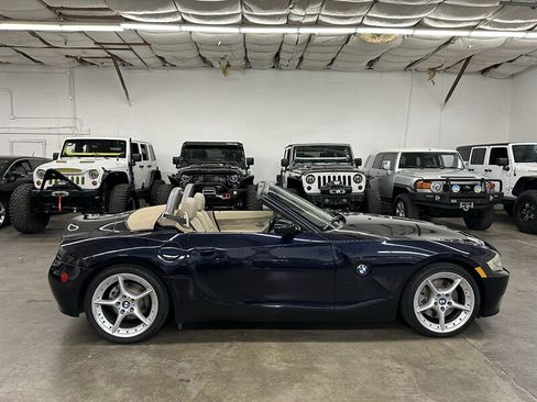 Used 2006 BMW Z4 3.0si RWD image 2