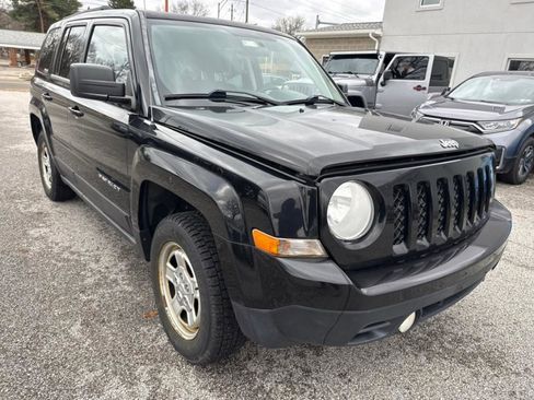 Used 2014 Jeep Patriot Sport w/ Power Value Group image 3