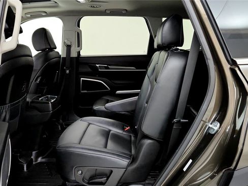Used 2022 Kia Telluride S image 20