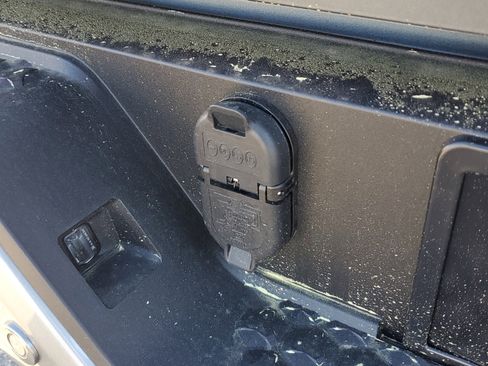 New 2025 GMC Canyon Elevation image 6