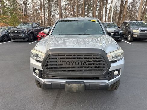 Used 2017 Toyota Tacoma TRD Off-Road image 11
