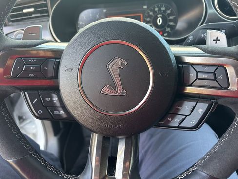 Used 2021 Ford Mustang Shelby GT500 w/ Technology Package RWD image 5