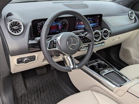 Used 2026 Mercedes-Benz GLA 250 image 3