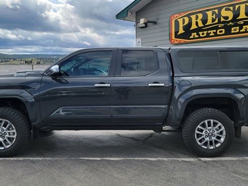 Used 2024 Toyota Tacoma Limited AWD/4WD image 17