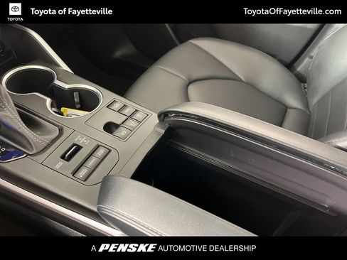 Used 2023 Toyota Highlander XLE image 35