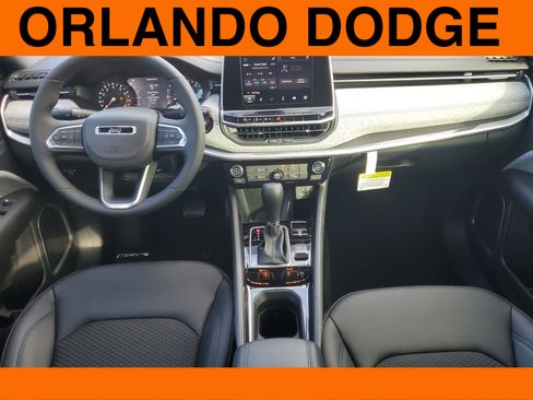 New 2026 Jeep Compass Latitude image 10