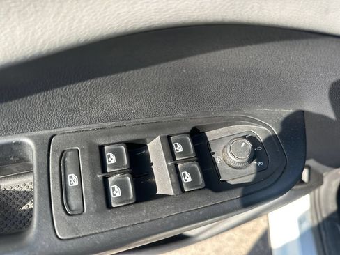 Used 2022 Volkswagen Taos SE FWD image 37