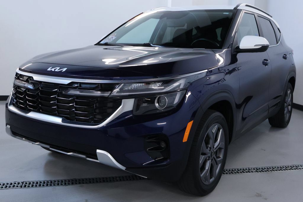 Used 2024 Kia Seltos S AWD/4WD image 3