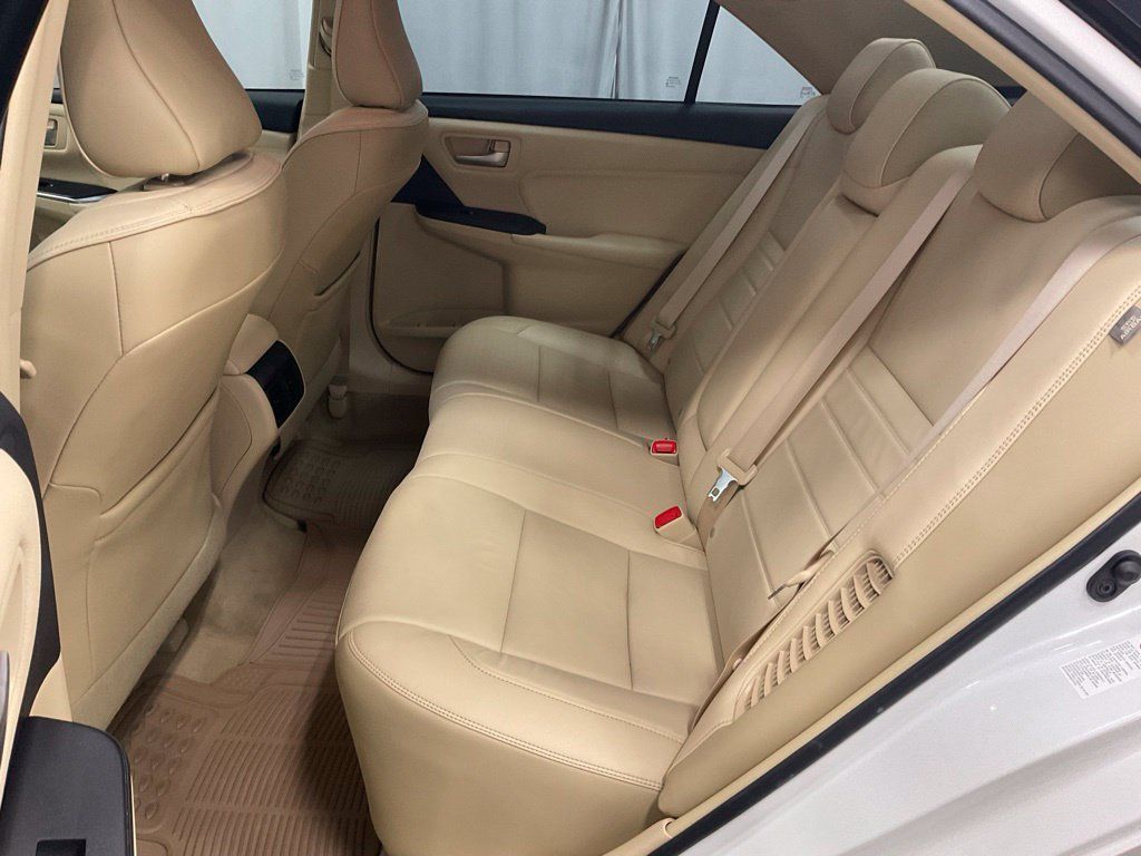 Used 2016 Toyota Camry XLE FWD image 29
