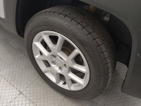 Used 2021 Jeep Renegade Latitude image 31