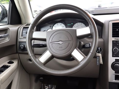 Used 2008 Chrysler 300 Touring RWD image 16
