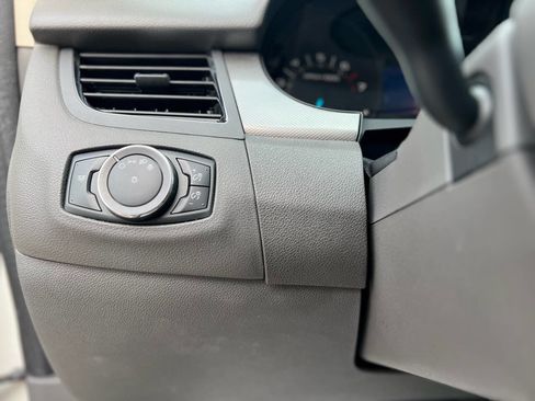 Used 2013 Ford Edge SEL image 39