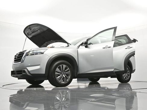 Certified 2024 Nissan Pathfinder SV FWD image 49