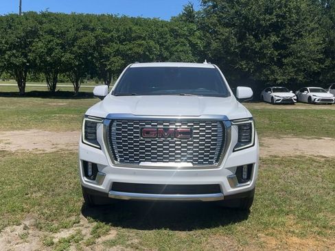 Used 2024 GMC Yukon XL Denali AWD/4WD image 2