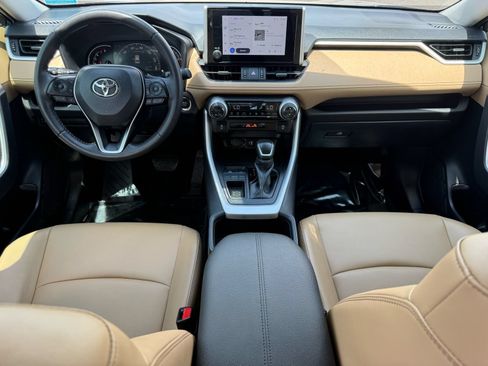 Used 2025 Toyota RAV4 XLE Premium FWD image 28