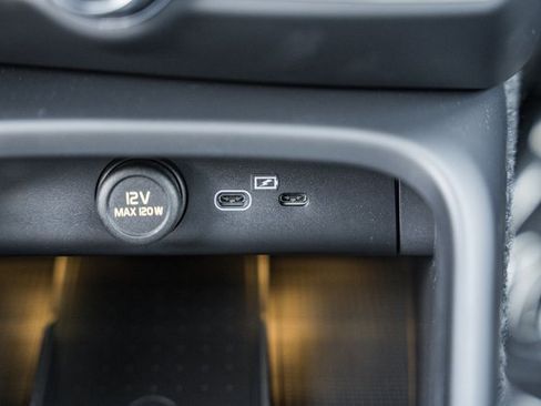 New 2026 Volvo XC40 B5 Plus w/ Protection Package Premier image 25