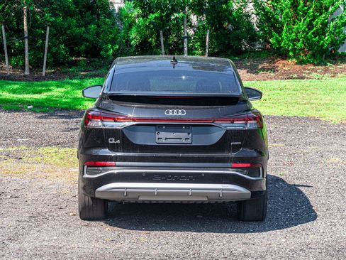 Used 2023 Audi Q4 e-tron Prestige image 7