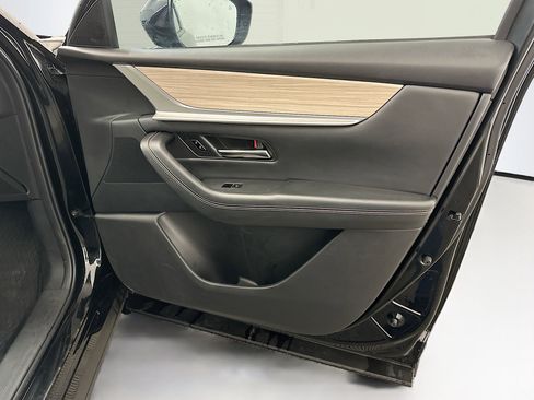 Used 2025 MAZDA CX-90 Plug-In Hybrid w/ Preferred AWD/4WD image 36