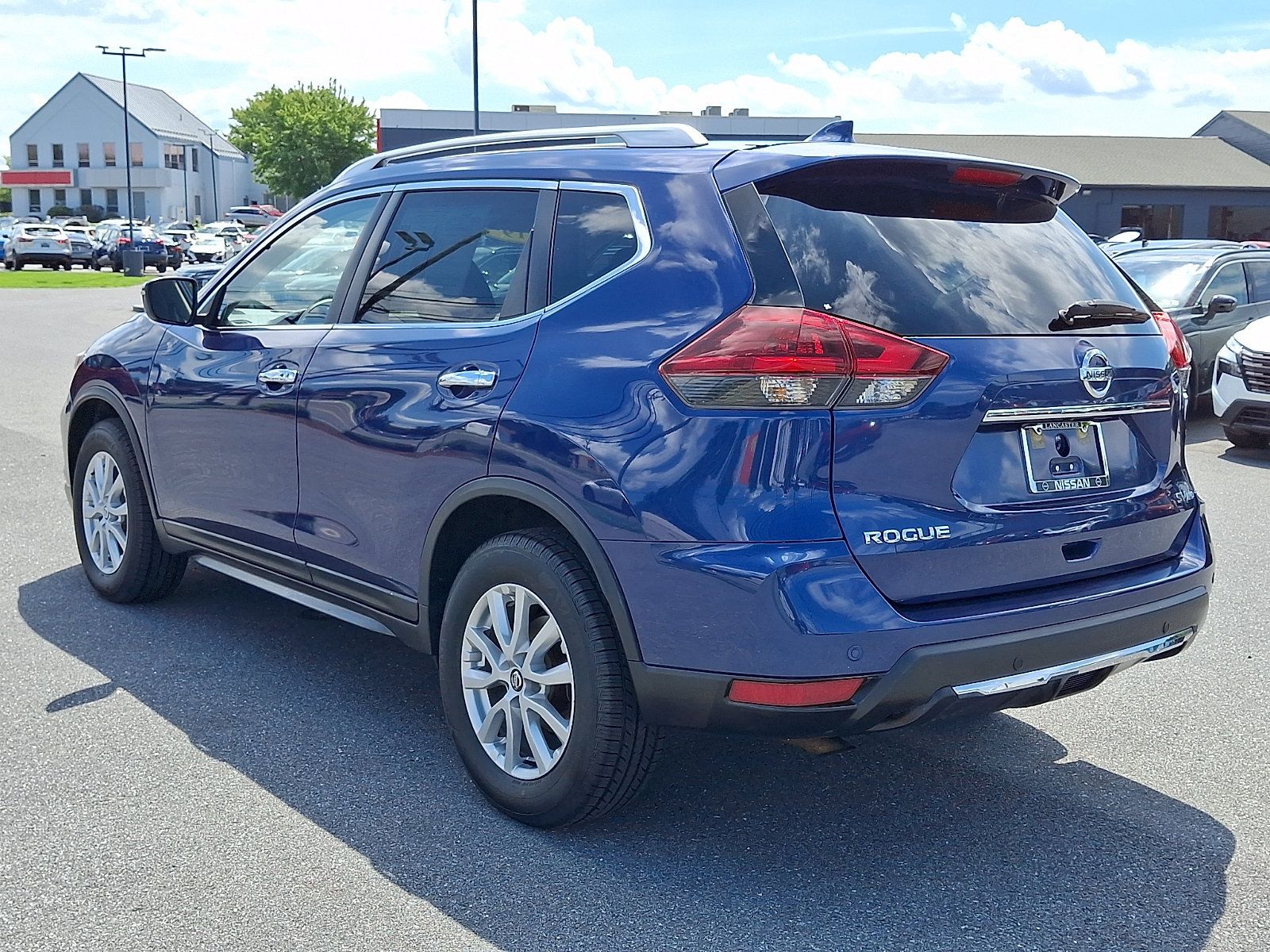 Used 2019 Nissan Rogue SV AWD/4WD image 5