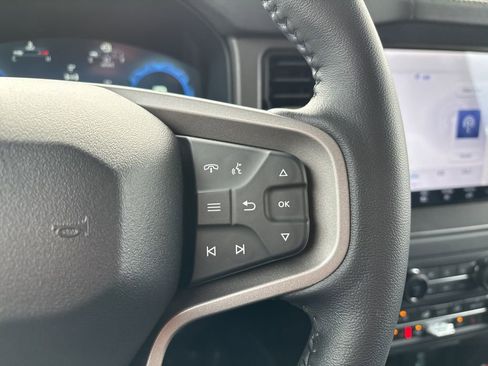 New 2025 Ford Bronco Badlands image 14