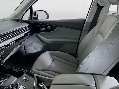 Used 2019 Audi Q7 3.0T Prestige w/ Prestige Package image 25