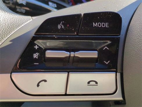 Certified 2022 Hyundai Elantra SEL image 27