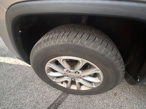 Used 2014 Jeep Grand Cherokee Limited w/ Trailer Tow Group IV image 8