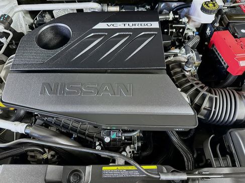 Used 2022 Nissan Rogue SV image 9