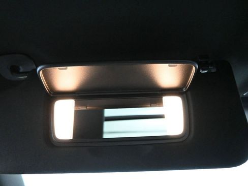 Used 2025 Cadillac Escalade ESV Premium Luxury image 13