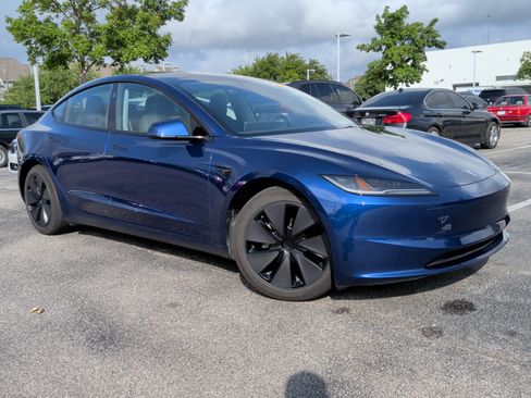 Used 2024 Tesla Model 3 Long Range AWD/4WD image 2