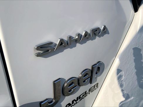 Used 2021 Jeep Wrangler Unlimited Sahara AWD/4WD image 27