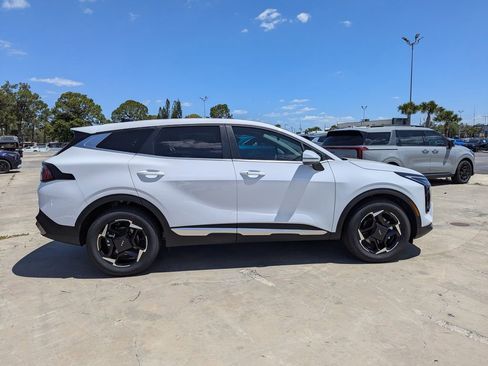 New 2026 Kia Sportage EX FWD image 9