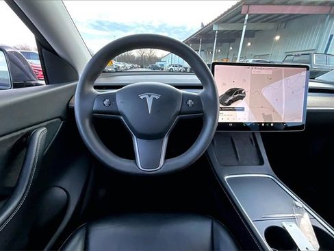 Used 2021 Tesla Model Y Long Range image 8