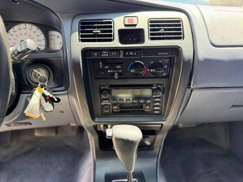 Used 2000 Toyota 4Runner SR5 RWD image 18