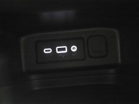 Used 2023 Chevrolet Equinox LT image 27