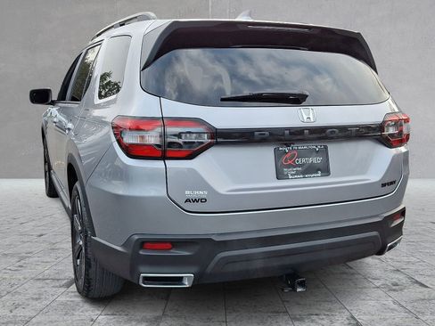 Used 2025 Honda Pilot Sport image 8