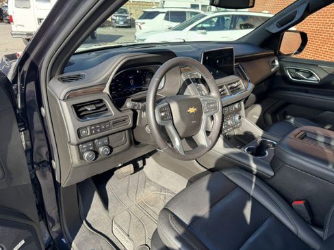 Certified 2022 Chevrolet Suburban LT w/ Luxury Package image 32