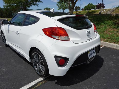 Used 2016 Hyundai Veloster Turbo FWD image 16